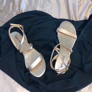 used rose gold Slpendid sandals